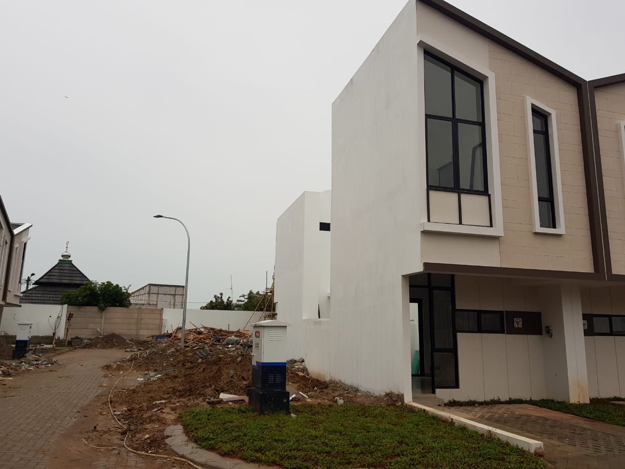 Disewakan Rumah di Wimbledon Jababeka Cikarang